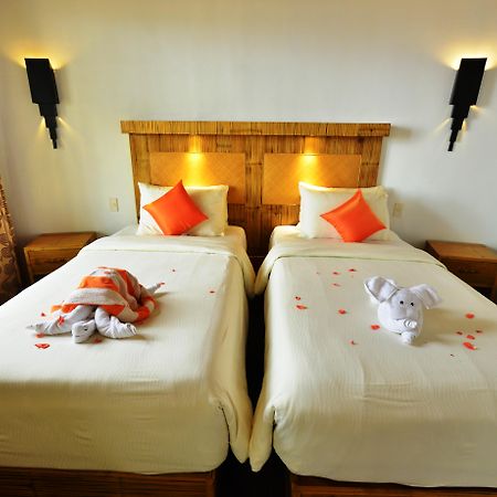 แอมบาสเดอร์ อิน พาราไดซ์ Hotel Balabag  ภายนอก รูปภาพ Deluxe Room