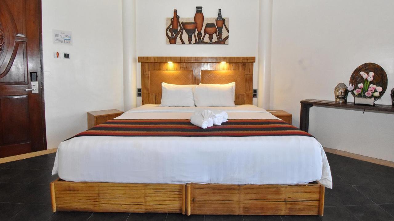 แอมบาสเดอร์ อิน พาราไดซ์ Hotel Balabag  ภายนอก รูปภาพ