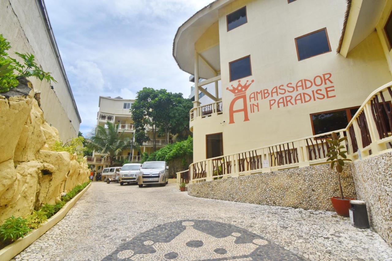 แอมบาสเดอร์ อิน พาราไดซ์ Hotel Balabag  ภายนอก รูปภาพ Ambassador in Paradise