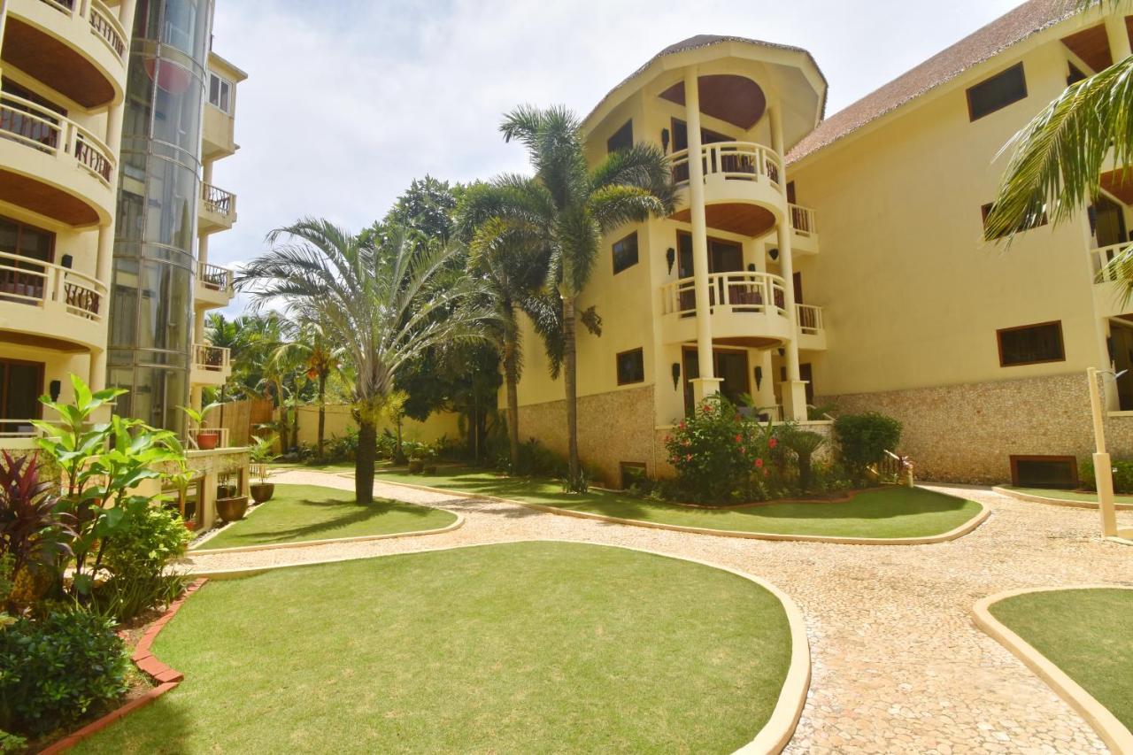 แอมบาสเดอร์ อิน พาราไดซ์ Hotel Balabag  ภายนอก รูปภาพ The University of Yaoundé 1